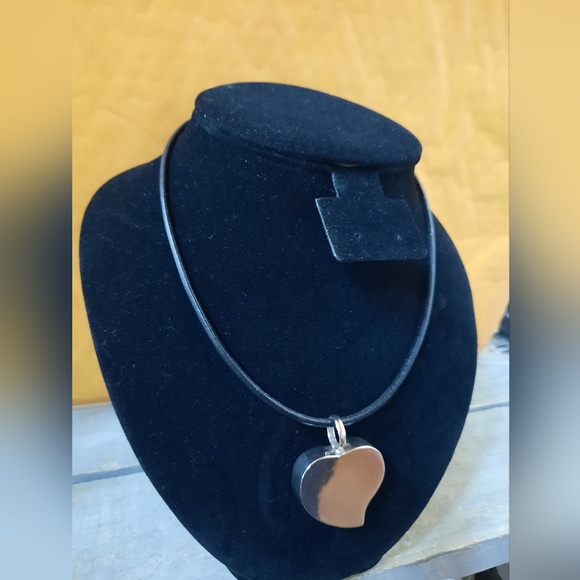 Vintage Sterling Silver 3D Heart Necklace - Picture 4 of 12